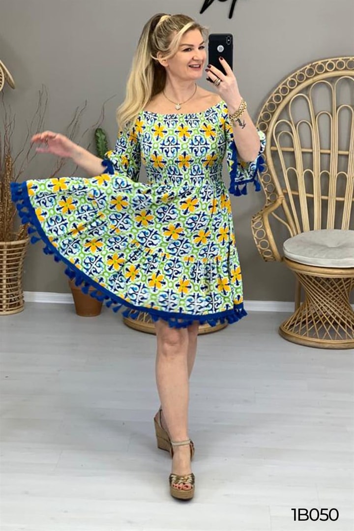 Madonna Yaka Püskül Detay Elbise