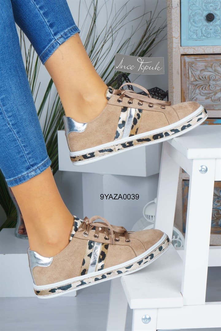 Megan
- Bağcıklı Spor Ayakkabı