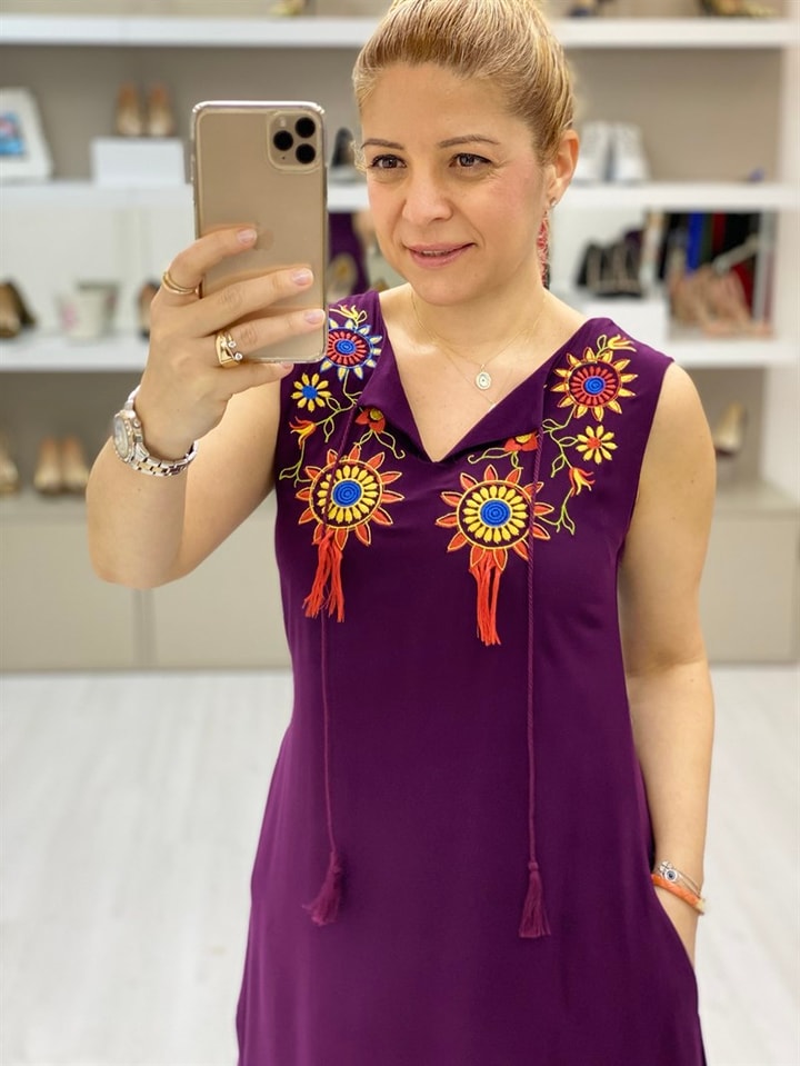 Nakışlı Elbise