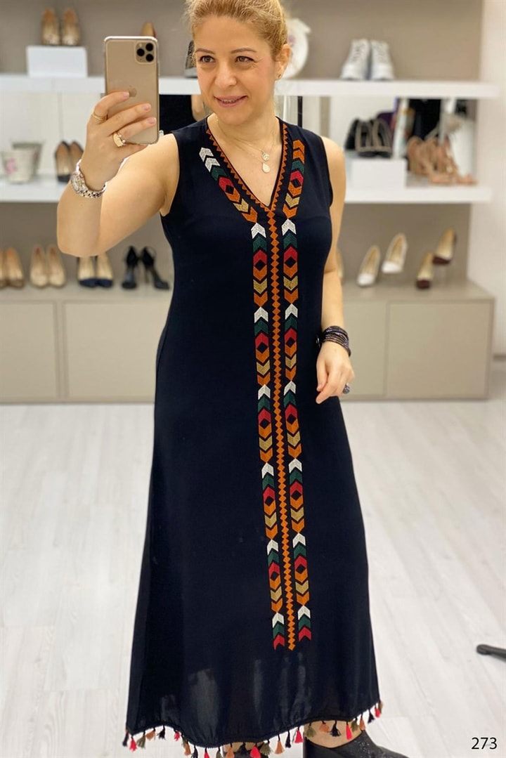 Nakışlı Elbise