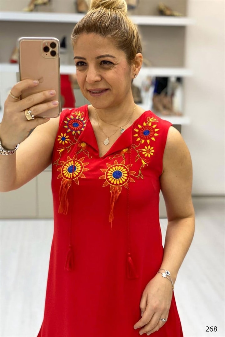 Nakışlı Elbise