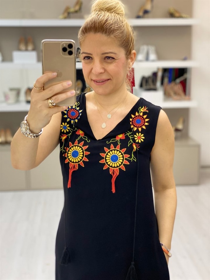 Nakışlı Elbise