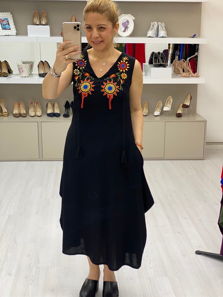 Nakışlı Elbise