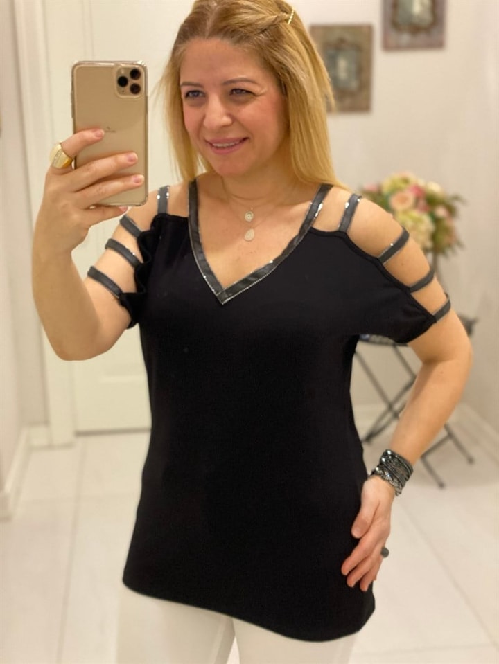 Omuz Detaylı Bluz