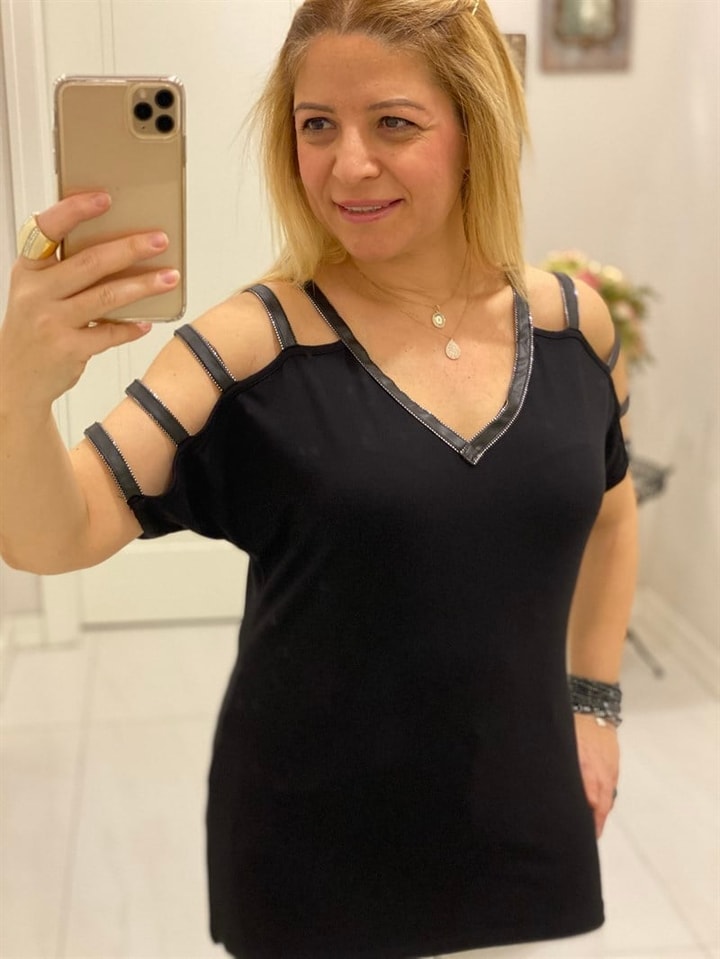 Omuz Detaylı Bluz
