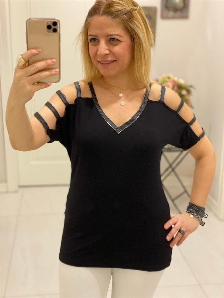 Omuz Detaylı Bluz