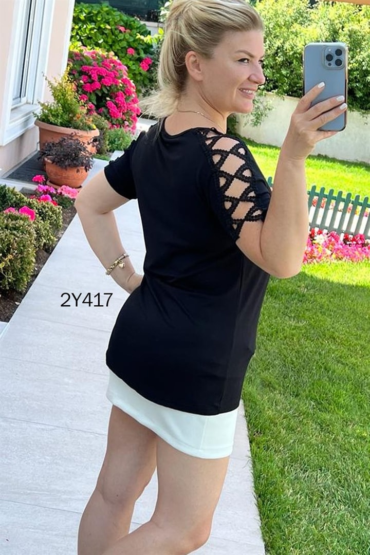 Omuzları Güpür Detay Bluz