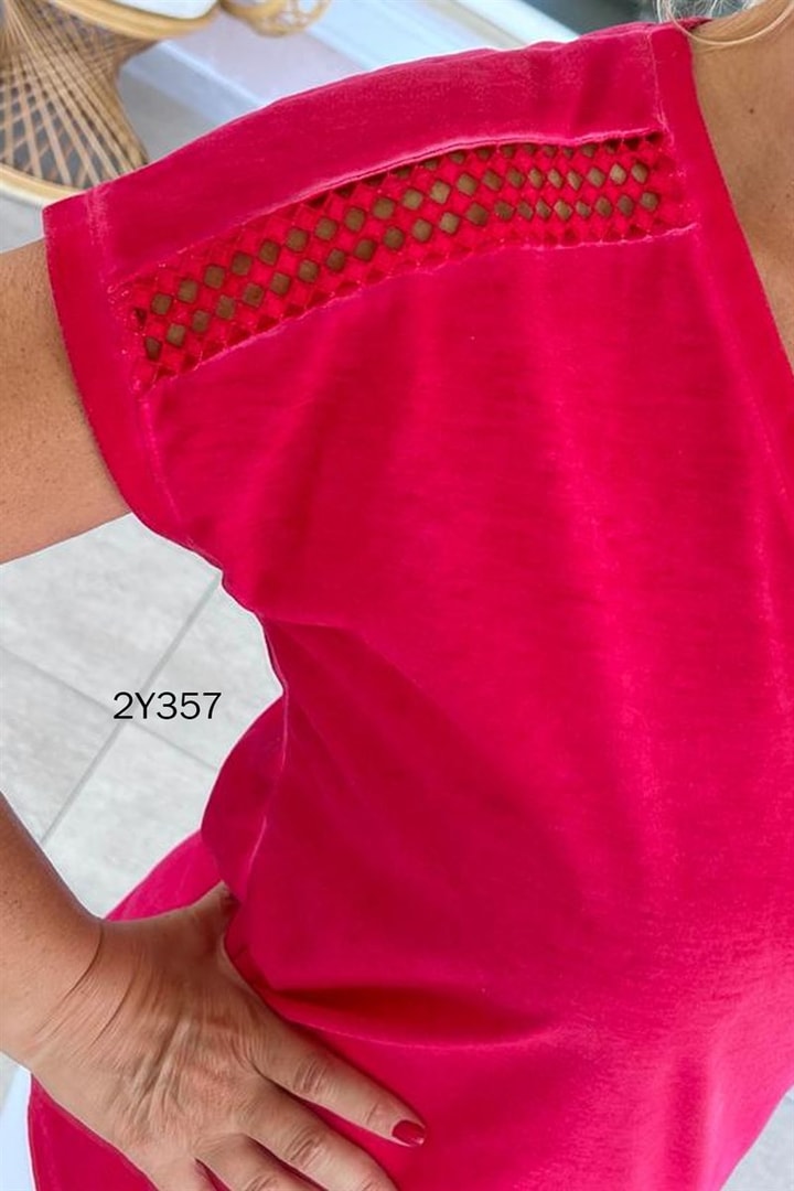 Omuzu Dantel Detay Tshirt