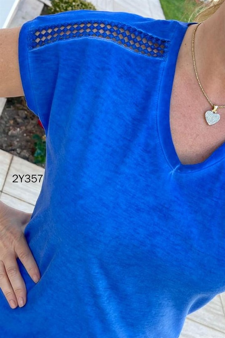 Omuzu Dantel Detay Tshirt