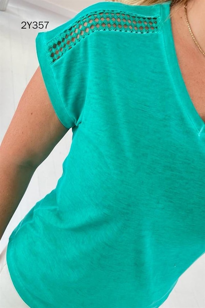Omuzu Dantel Detay Tshirt