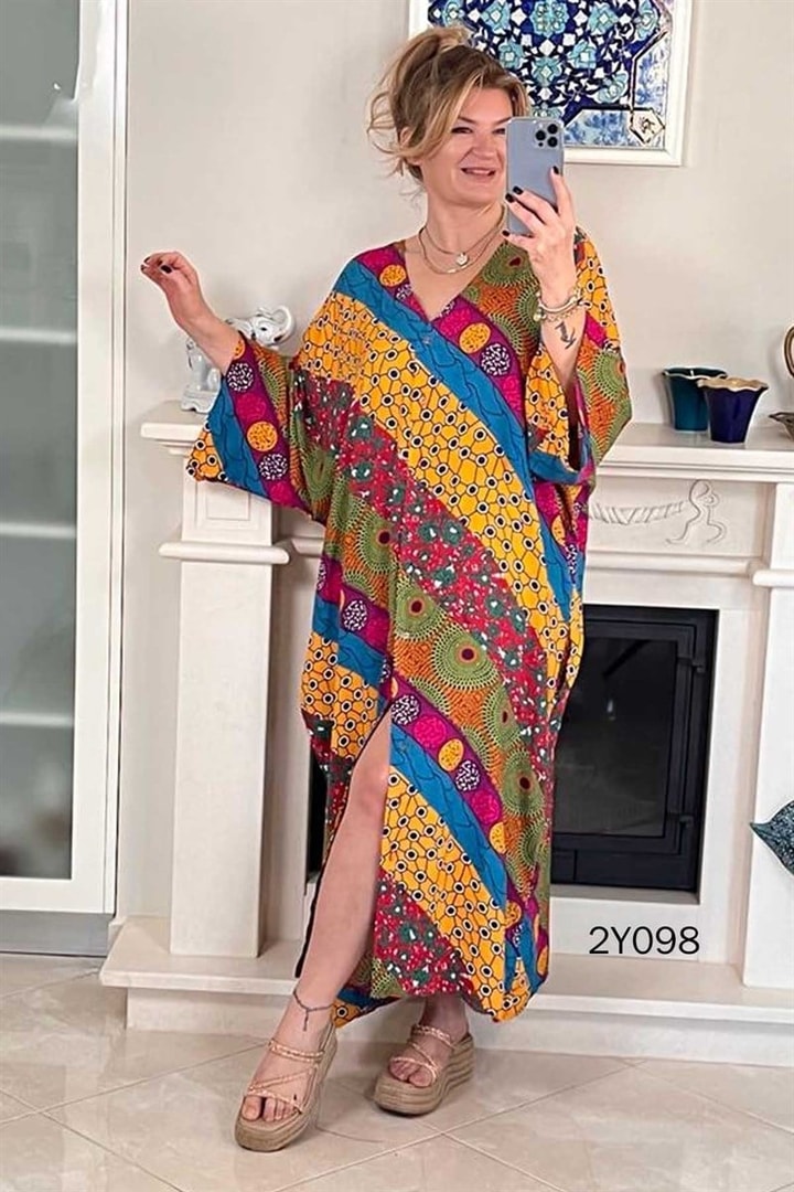 Önden Düğmeli Desenli Viskon Elbise
