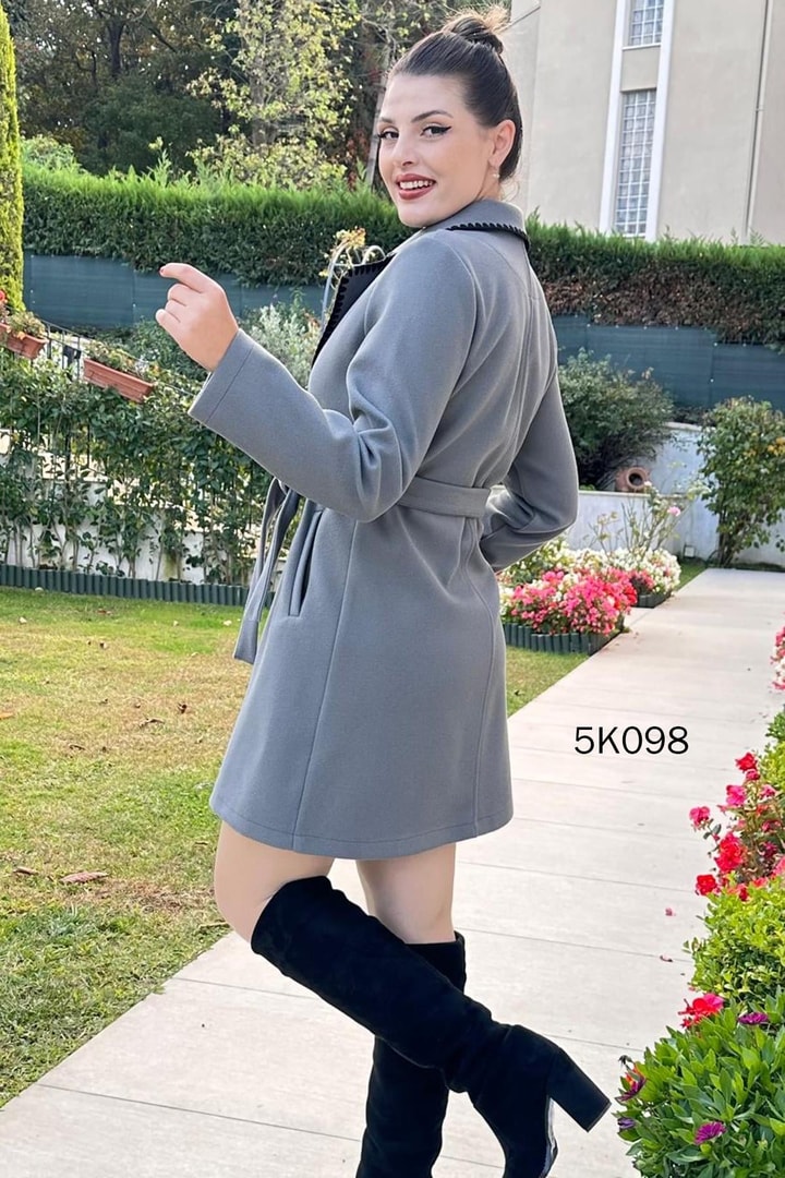 Önden Düğmeli Kaşe Kaban