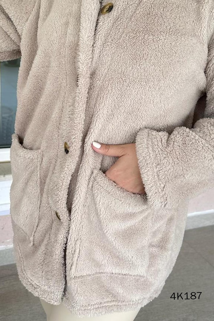 Önden Düğmeli Peluş Hırka