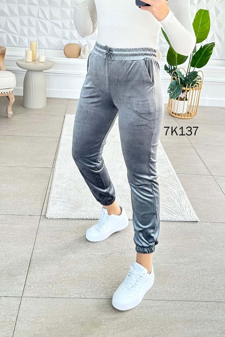 Paçası Lastikli Kadife Pantolon