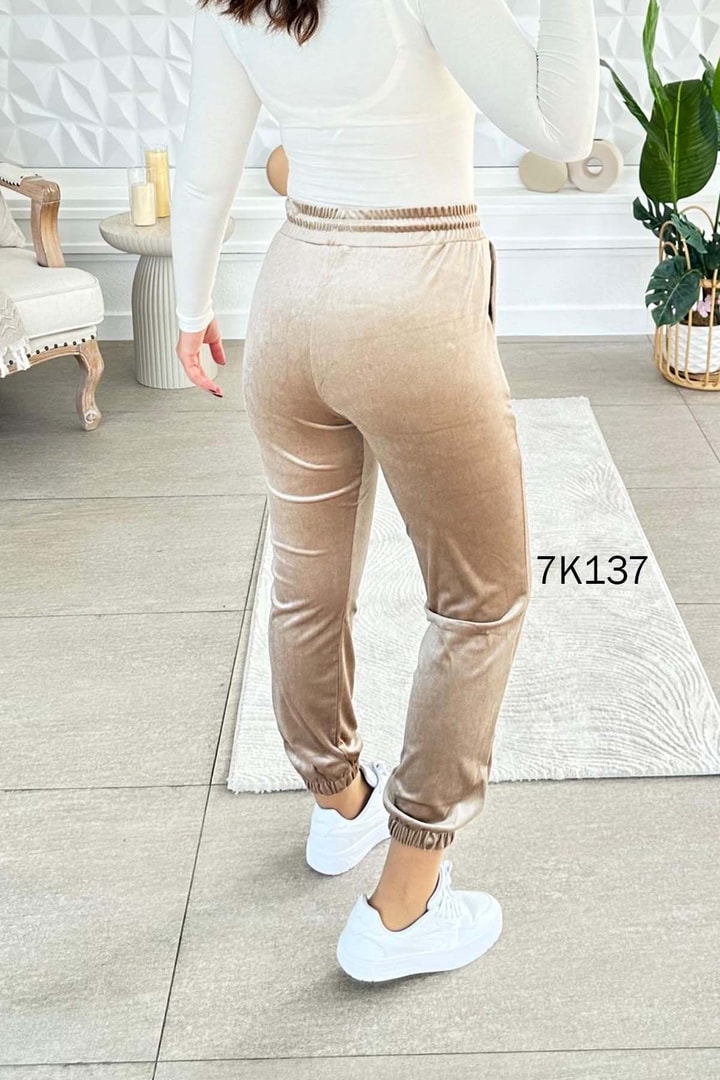 Paçası Lastikli Kadife Pantolon