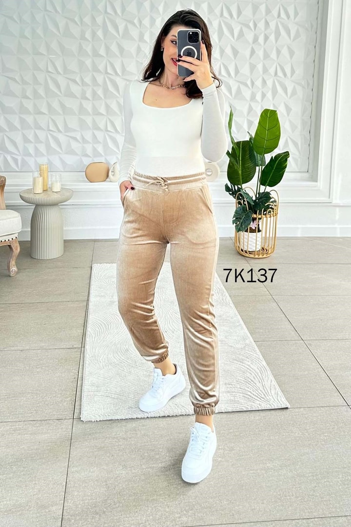 Paçası Lastikli Kadife Pantolon