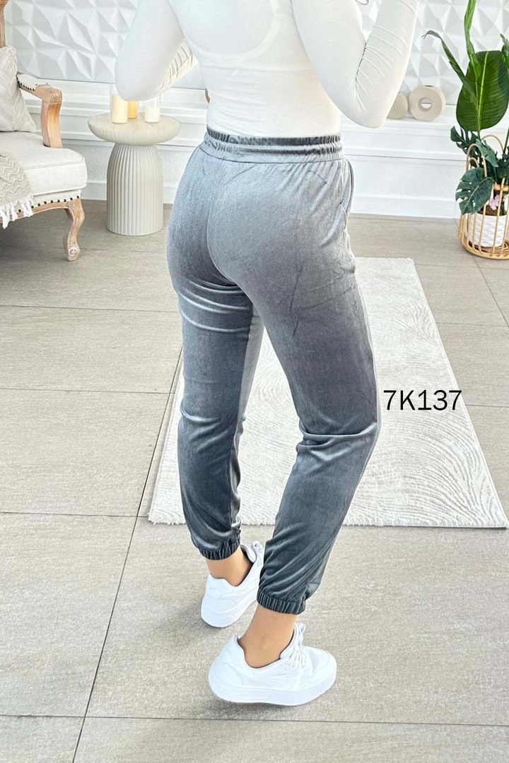 Paçası Lastikli Kadife Pantolon