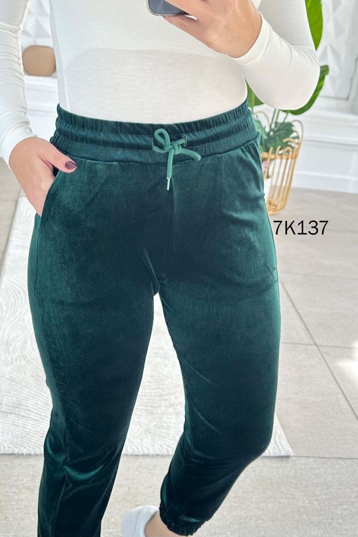 Paçası Lastikli Kadife Pantolon