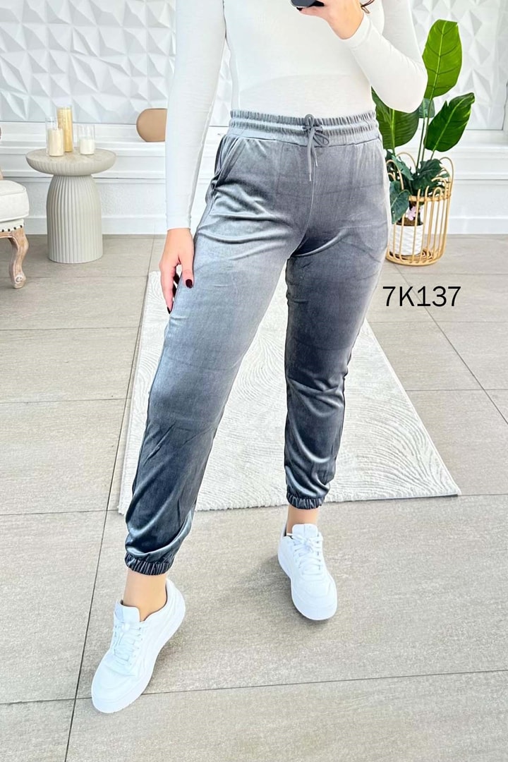 Paçası Lastikli Kadife Pantolon