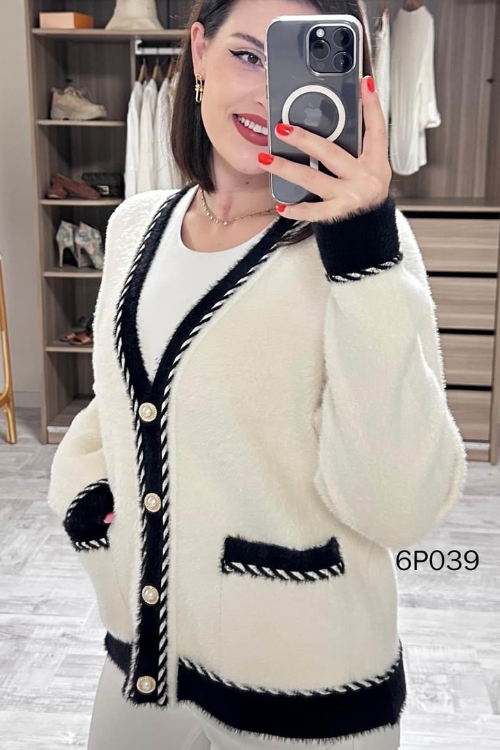 Prive Seri İnci Düğmeli Sakallı Triko Hırka