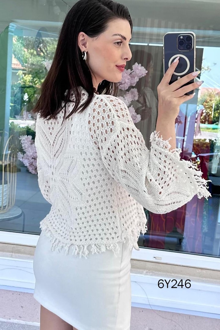 Püsküllü Kısa Triko Hırka