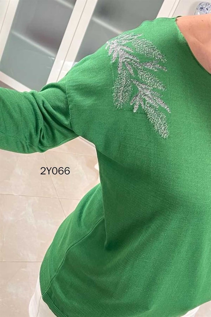 Simli Yaprak İşlemeli Triko Bluz