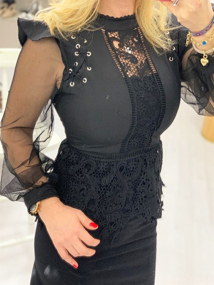 Tül Detaylı Dantelli Bluz