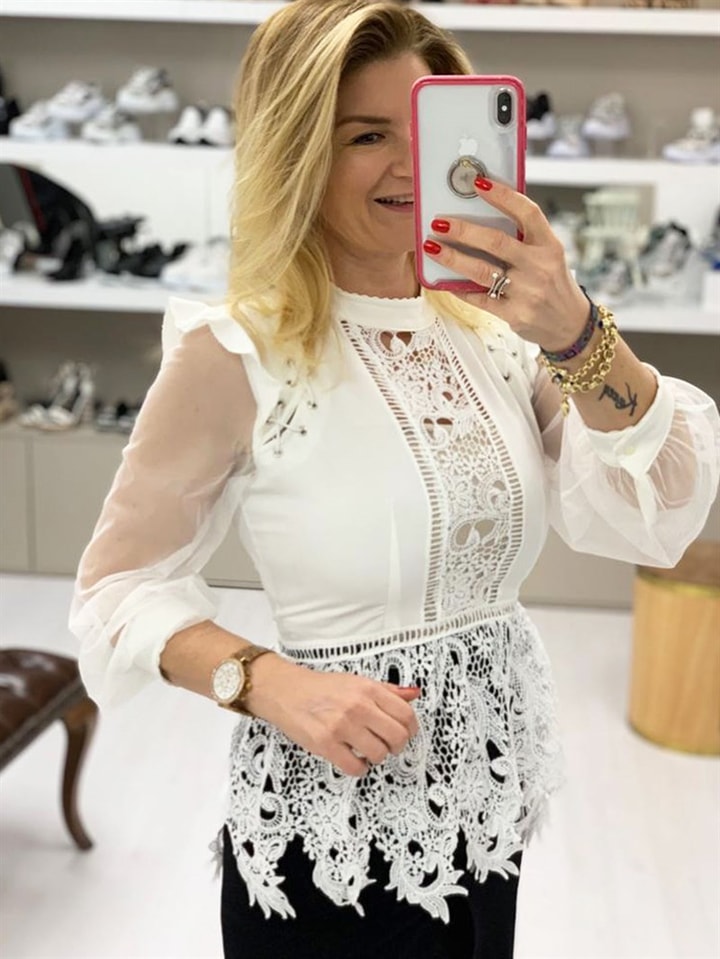 Tül Detaylı Dantelli Bluz