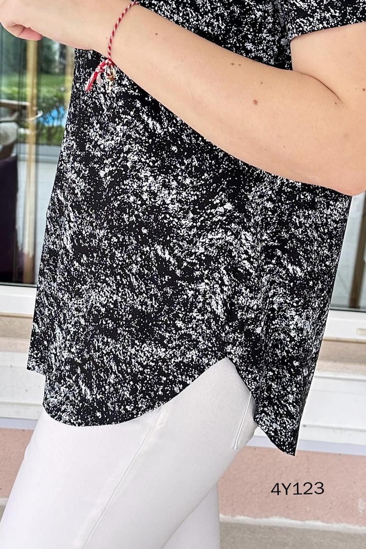 V Yaka Basic Tshirt