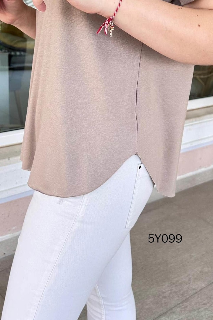 V Yaka Basic Tshirt