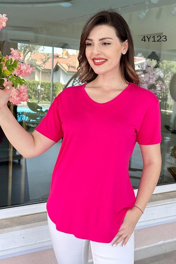V Yaka Basic Tshirt