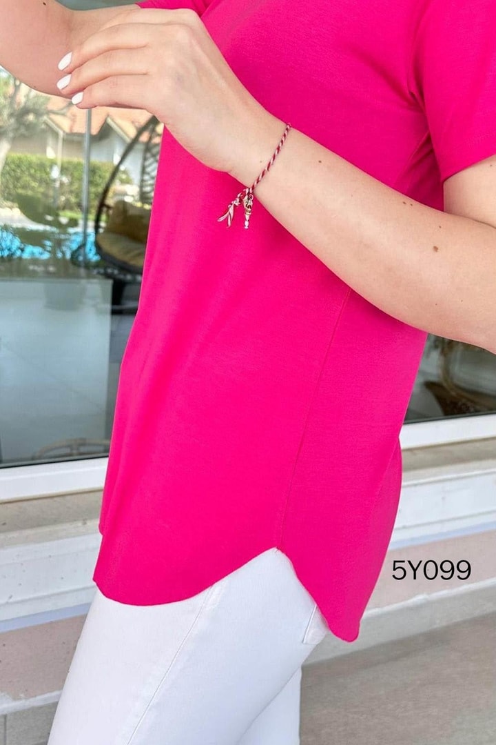 V Yaka Basic Tshirt