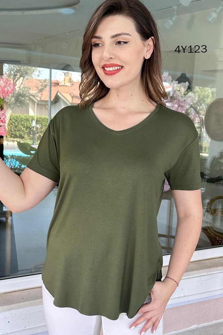V Yaka Basic Tshirt