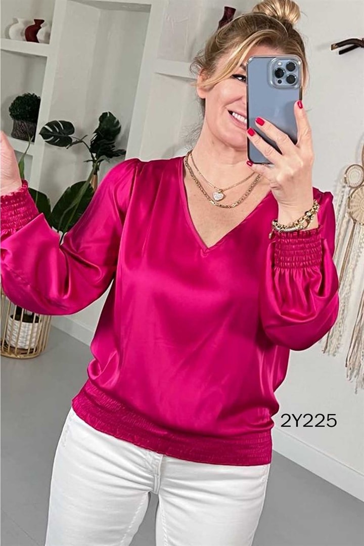 V Yaka Kolları Ve Alt Gipeli Saten Bluz