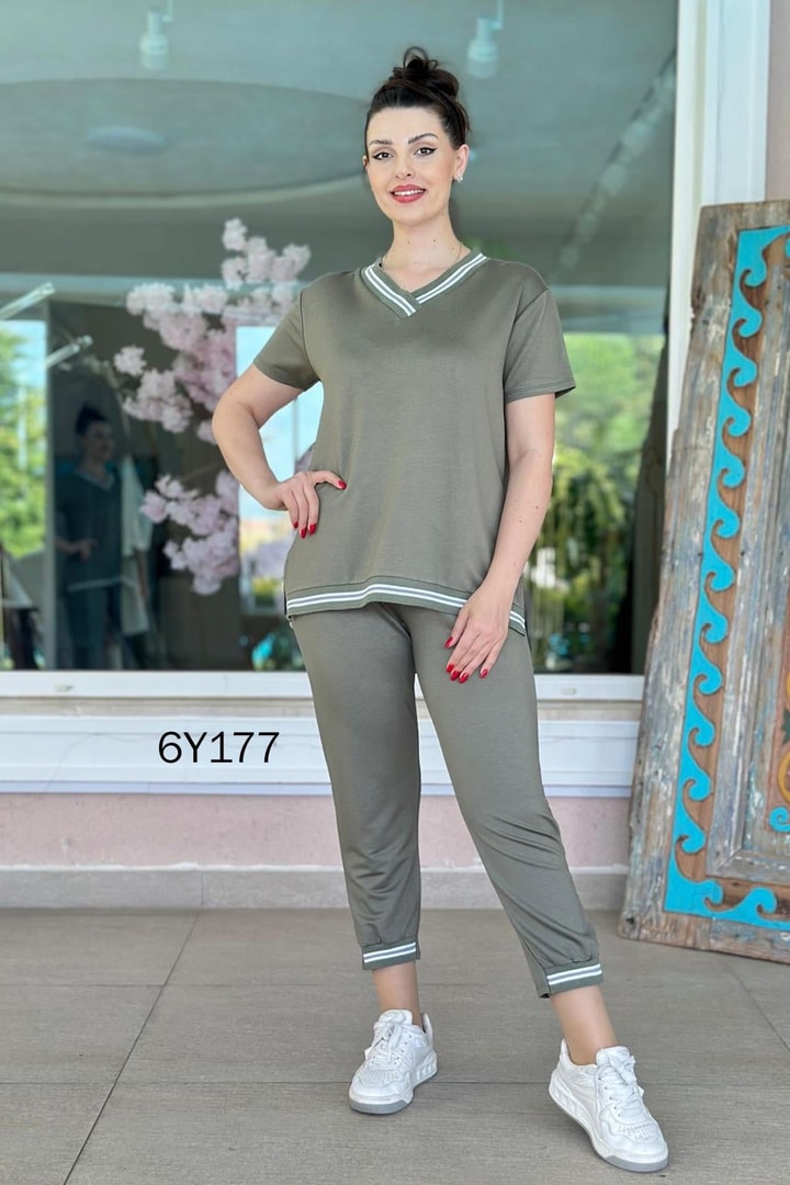 V Yaka Şeritli 2 İplik Takım