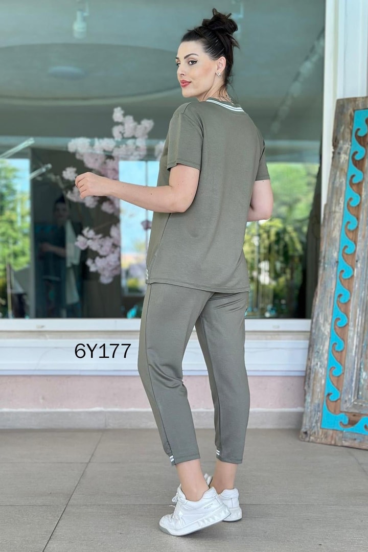 V Yaka Şeritli 2 İplik Takım