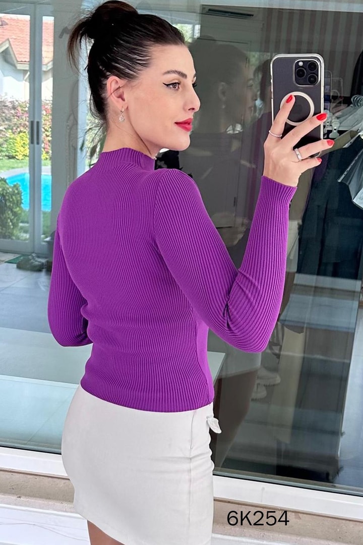 Yaka Kenarı Açık Triko Body