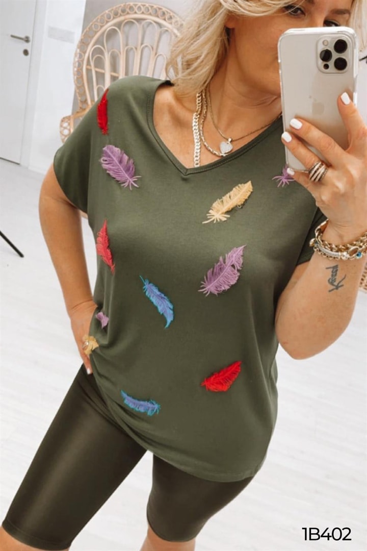 Yaprak Nakışlı Bluz