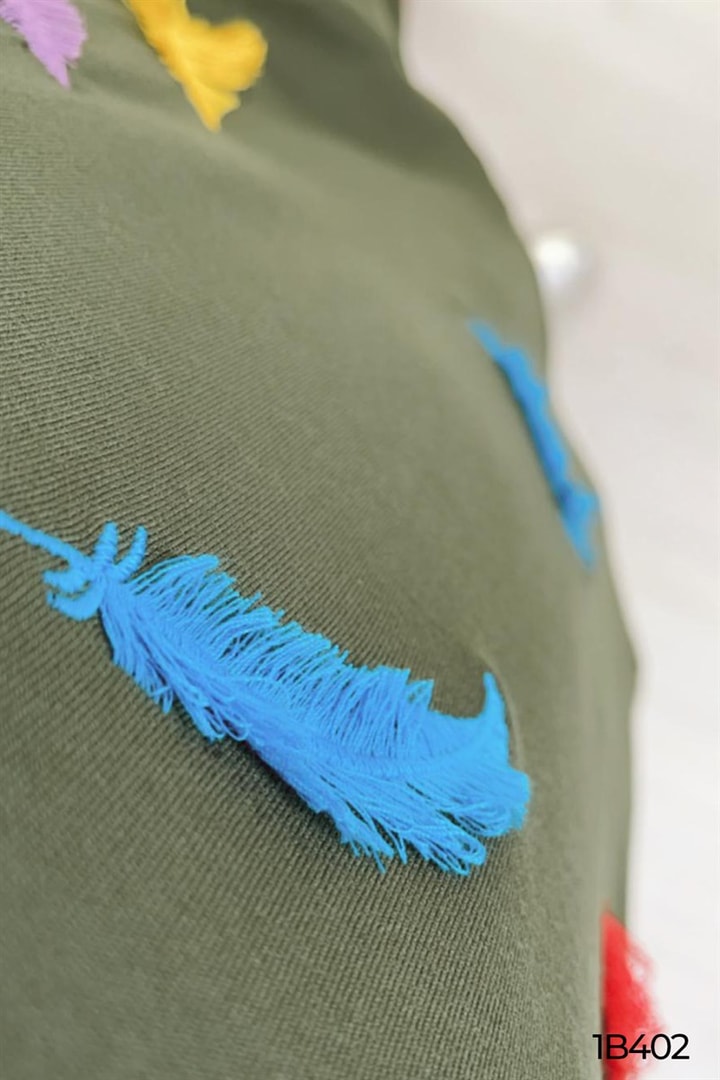Yaprak Nakışlı Bluz