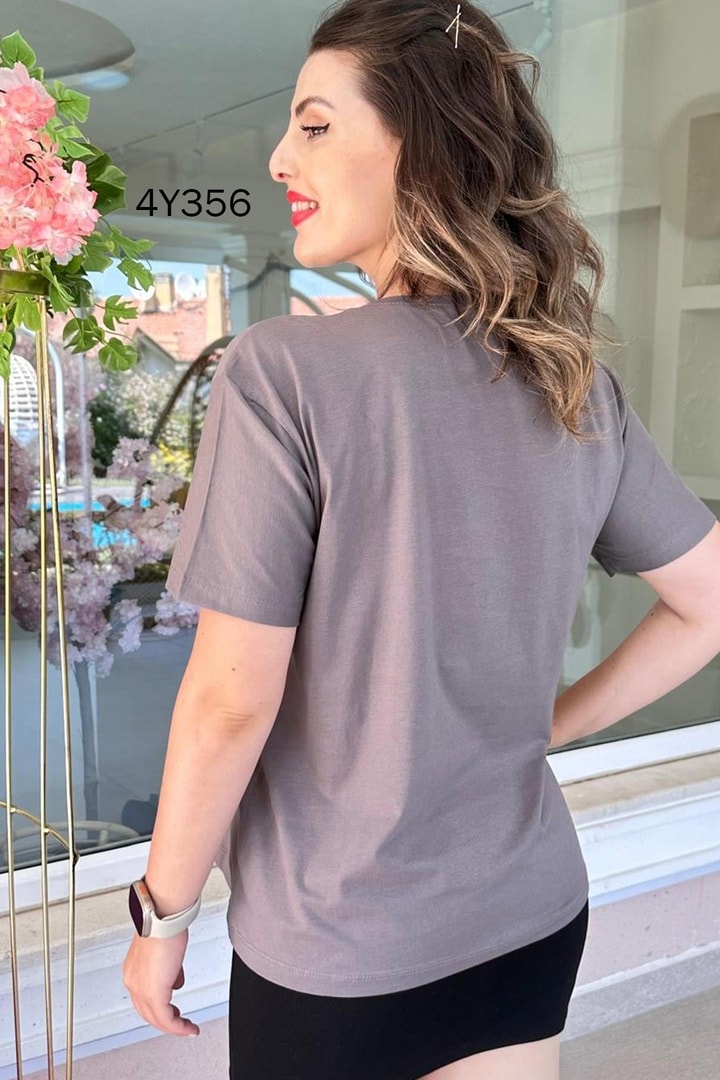 Yüz Baskılı Pul İşlemeli Tshirt