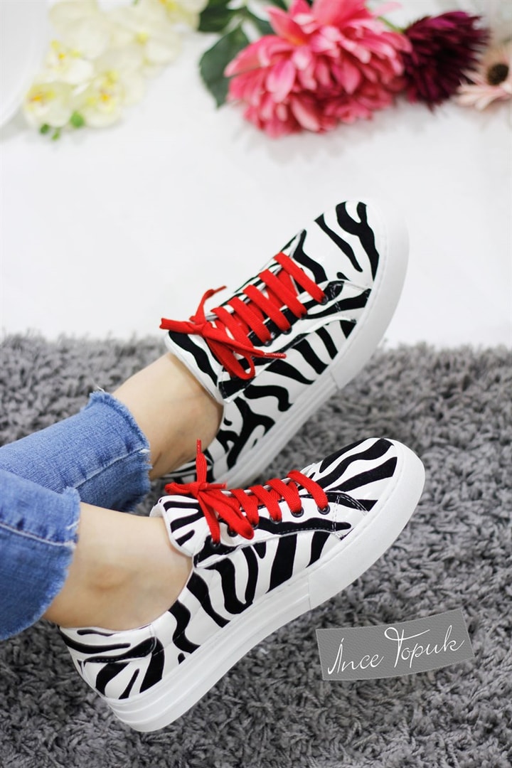 Zebra Desenli Spor Ayakkabı