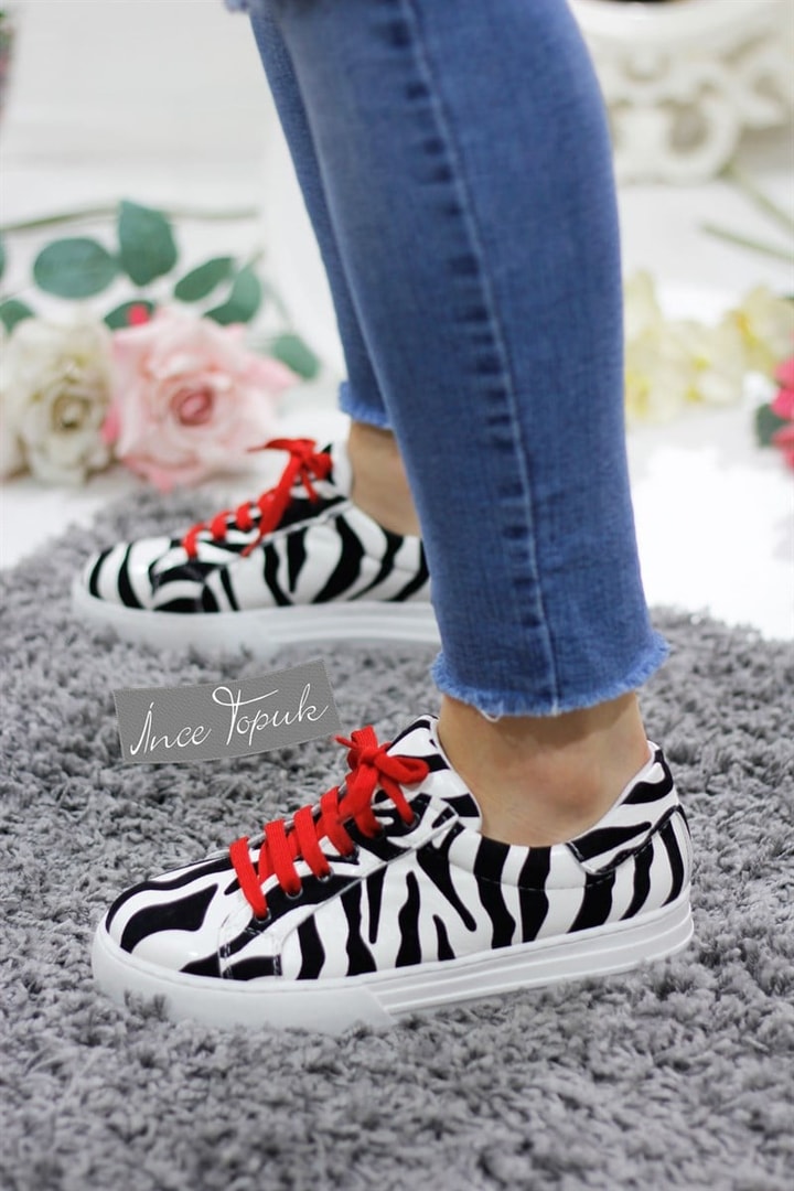 Zebra Desenli Spor Ayakkabı
