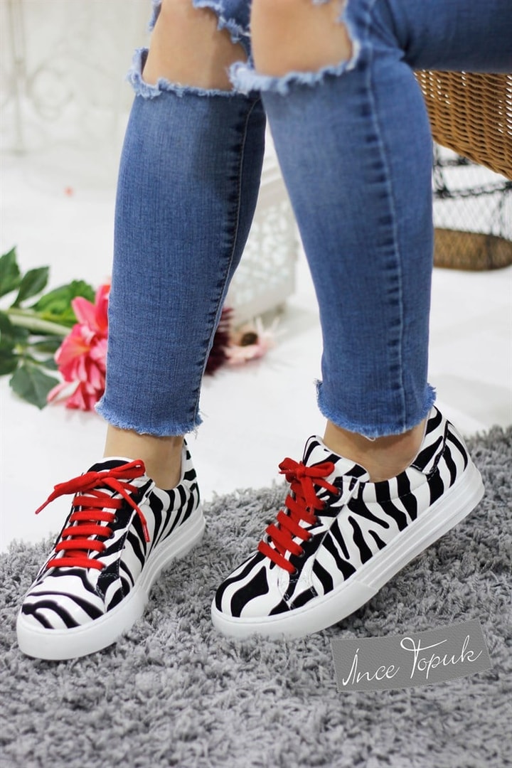 Zebra Desenli Spor Ayakkabı