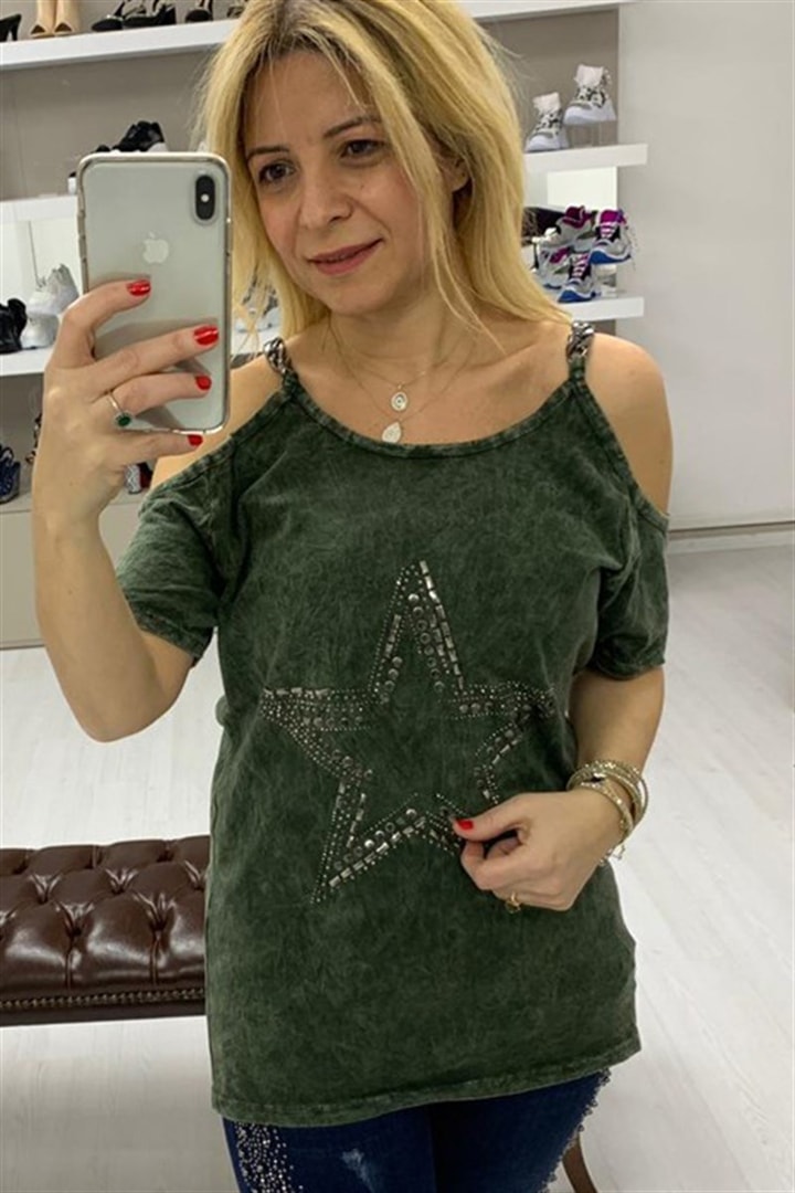 Zincir Askılı Yıldız Desenli Tisört