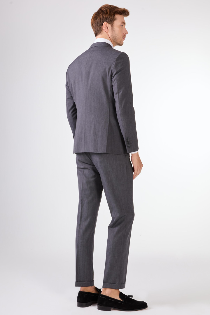 Erkek Slim Fit Sivri Yaka Gri Takım Elbise
