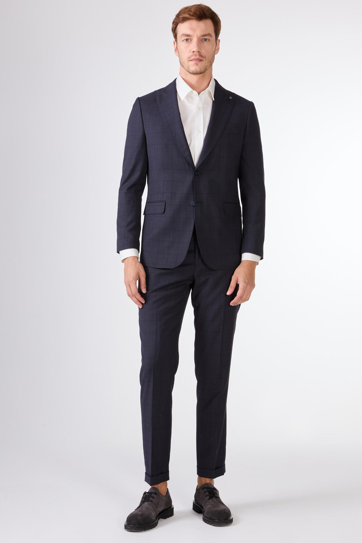 Koyu Lacivert Balıksırtı Slim Fit Erkek Takım Elbise