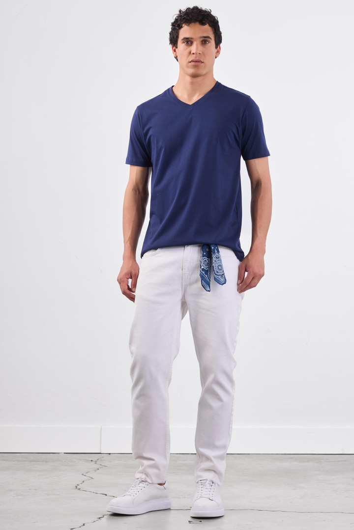 Lacivert V Yaka Pamuklu Düz Renk Slim Fit Erkek T-shirt