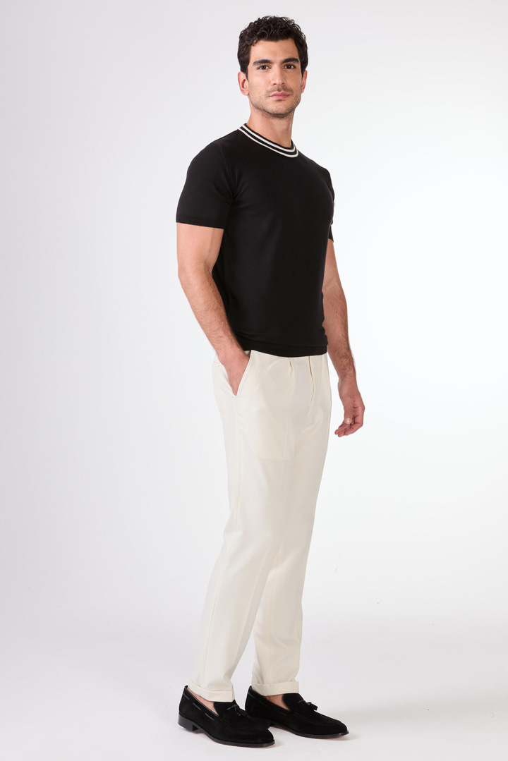 Siyah O Yaka Düz Renk Kısa Kollu Slim Fit Triko Tshirt