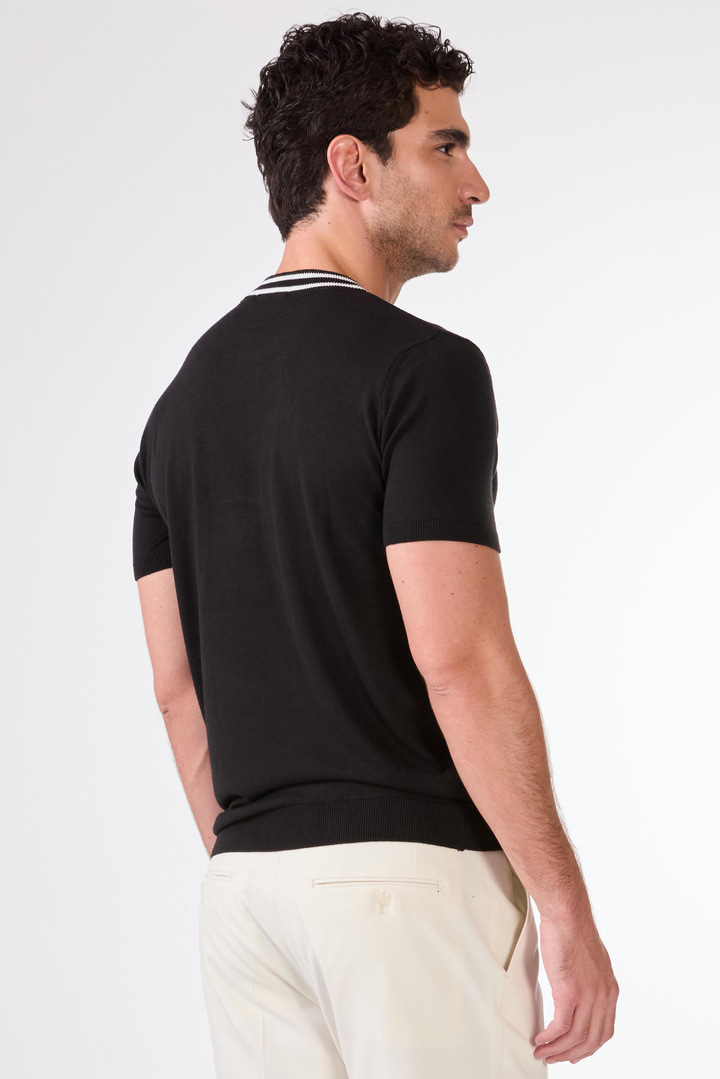 Siyah O Yaka Düz Renk Kısa Kollu Slim Fit Triko Tshirt