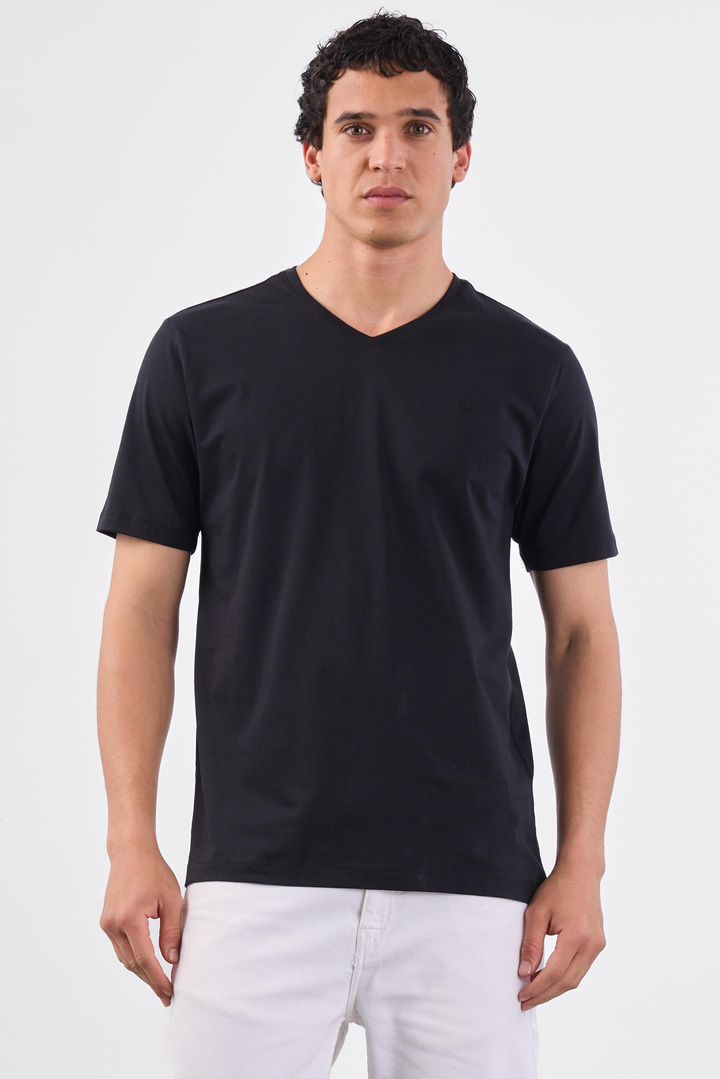Siyah V Yaka Pamuklu Düz Renk Slim Fit Erkek T-shirt